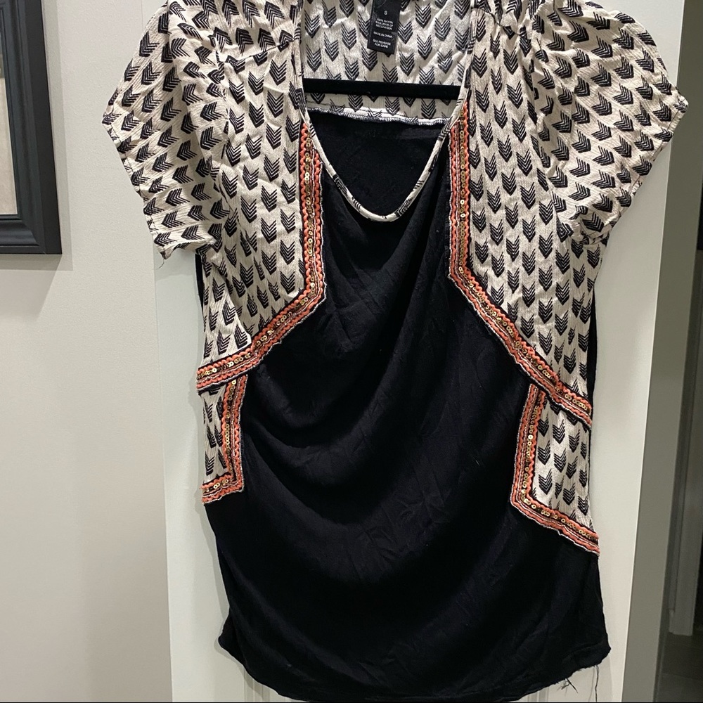 BKE Boutique Black Shirt with Cream and Peach